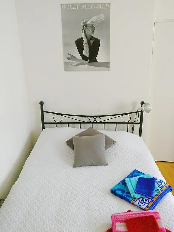 Chambre D'Hote Des Artistes Paris Bed & Breakfast